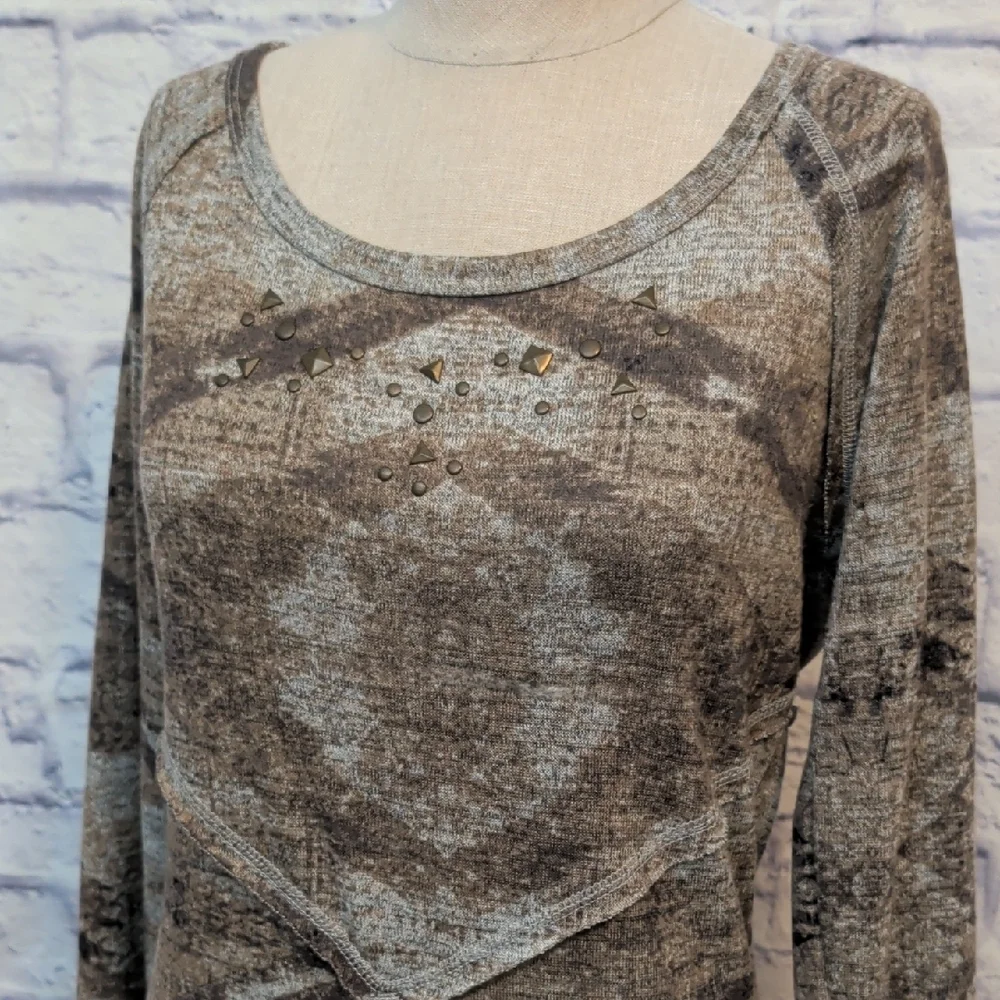 Madison & Berkeley 3/4 Sleeve Wide Collar Sweater w/ Stud Accents Size Large